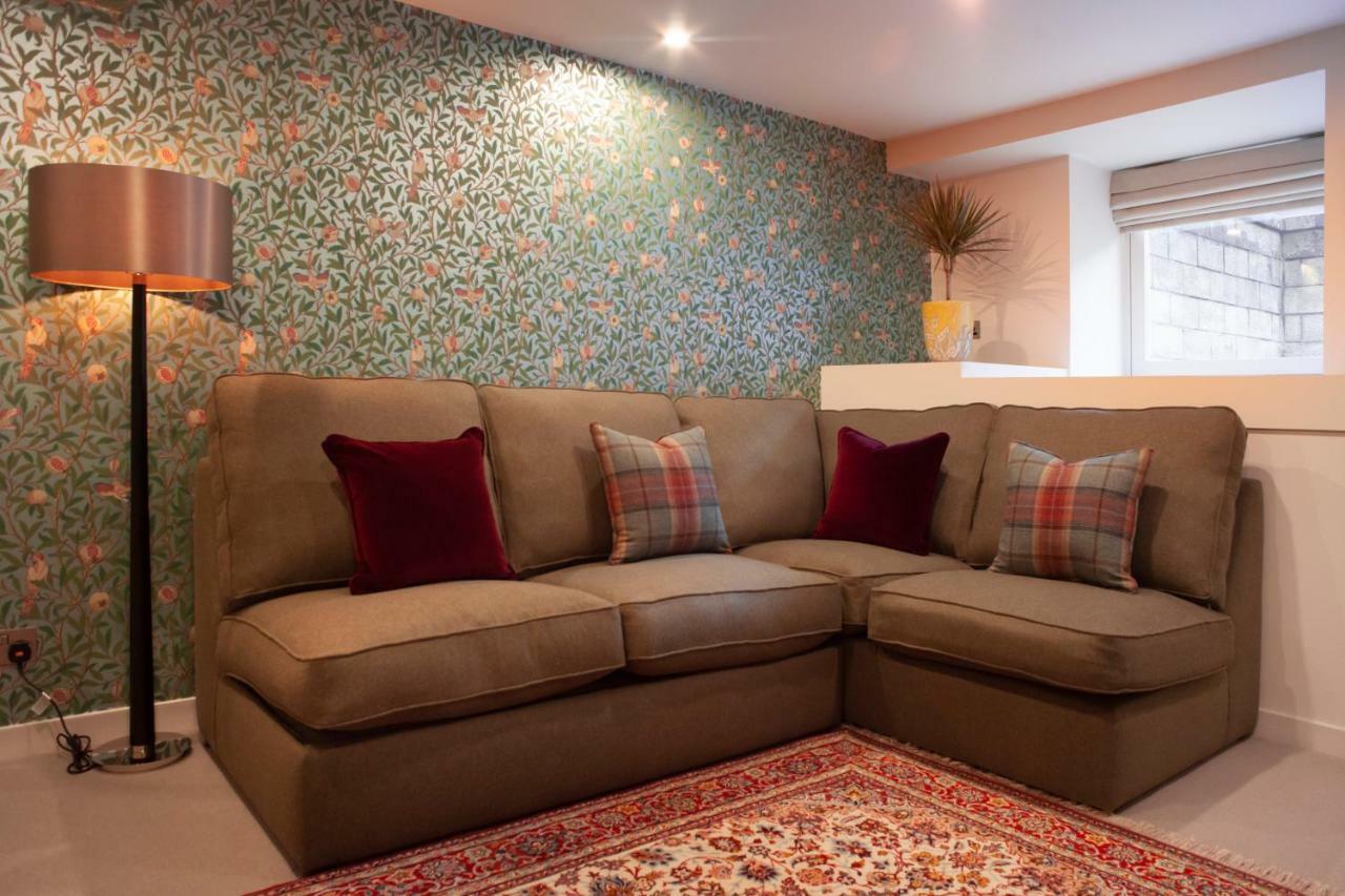 Hotel The Roseate - Small Luxury Of The World